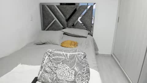 Snapshot of paulina_l chatting on February 2026 10:50:01 PM Paulina online show from February 2026 10:50:01 PM