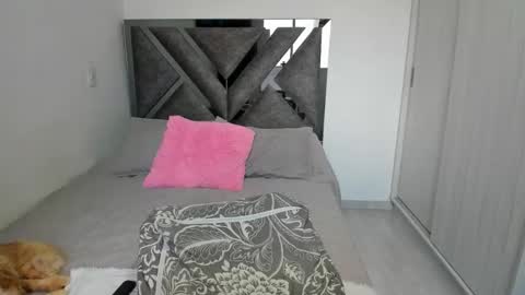 Snapshot of paulina_l chatting on February 2026 08:09:01 PM Paulina online show from February 2026 08:09:01 PM