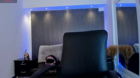 Paulina  online show from September 2025 12:19:01 PM