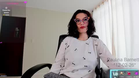Snapshot of paulinabarnett_ chatting on February 2026 02:01:02 PM Paulina online show from February 2026 02:01:02 PM