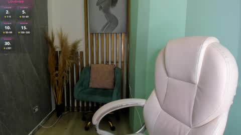 Paulina Belle online show from April 2026 12:46:01 PM