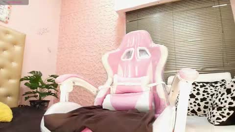 PaulinaSaennz online show from January 2025 12:47:02 PM