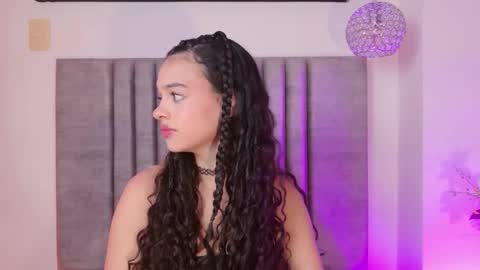 Paulina Saint online show from March 2026 06:23:01 PM