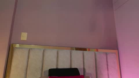 Paulina Saint online show from March 2026 12:05:01 PM