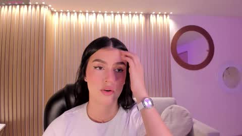 Paulina Santos  online show from October 2025 06:07:02 PM