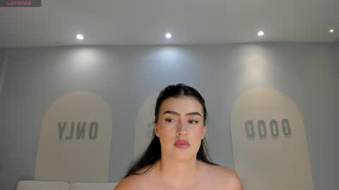 Paulina Santos  online show from April 2026 07:15:01 PM