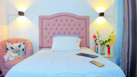 paulinavera online show from May 2026 01:41:01 PM