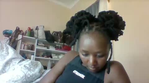 pauline19932016 online show from November 2025 04:44:02 AM