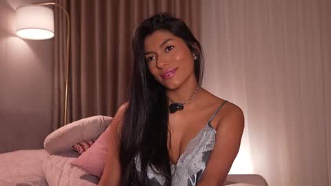 Snapshot of pauline_7 chatting on June 2026 04:54:01 PM pauline_7 online show from June 2026 04:54:01 PM