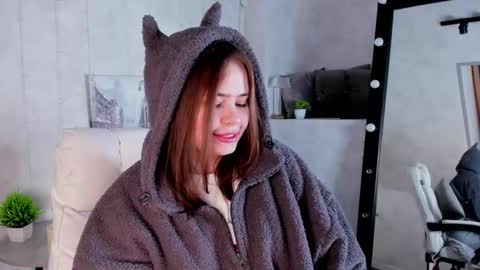 Snapshot of pauline_moore chatting on November 2025 09:30:01 AM Erica online show from November 2025 09:30:01 AM