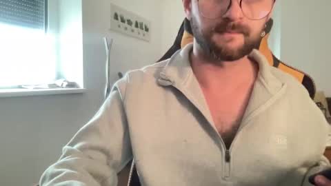 Snapshot of paulsimpsn chatting on October 2025 01:25:01 PM love bush online show from October 2025 01:25:01 PM