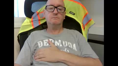 Snapshot of paulthehornyfurry chatting on April 2026 07:40:02 PM Paul online show from April 2026 07:40:02 PM