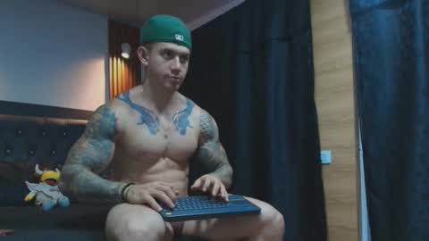 Snapshot of paulthompson_ chatting on March 2026 05:30:01 AM Paul online show from March 2026 05:30:01 AM