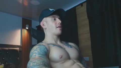 Snapshot of paulthompson_ chatting on March 2026 05:04:02 AM Paul online show from March 2026 05:04:02 AM