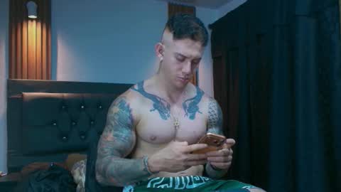 Snapshot of paulthompson_ chatting on March 2026 06:30:01 AM Paul online show from March 2026 06:30:01 AM