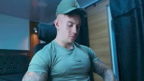 Snapshot of paulthompson_ chatting on March 2026 12:59:01 AM Paul online show from March 2026 12:59:01 AM