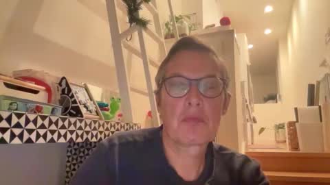 Snapshot of paulwill2377 chatting on December 2025 02:05:01 AM paulwill2377 online show from December 2025 02:05:01 AM