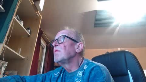 Snapshot of pc8474408 chatting on March 2026 03:27:01 PM pc8474408 online show from March 2026 03:27:01 PM