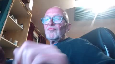 Snapshot of pc8474408 chatting on April 2026 06:31:02 PM pc8474408 online show from April 2026 06:31:02 PM