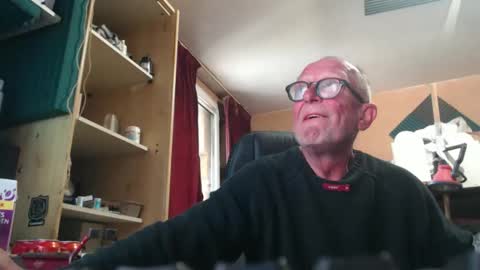 Snapshot of pc8474408 chatting on May 2026 09:26:02 AM pc8474408 online show from May 2026 09:26:02 AM