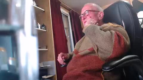 Snapshot of pc8474408 chatting on May 2026 06:25:01 PM pc8474408 online show from May 2026 06:25:01 PM