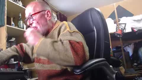 Snapshot of pc8474408 chatting on May 2026 06:25:01 PM pc8474408 online show from May 2026 06:25:01 PM