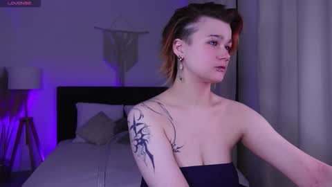 peach_avalanche online show from September 2025 06:20:01 PM