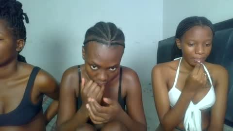 Snapshot of peach_ebonny chatting on June 2026 06:56:01 PM peach_ebonny online show from June 2026 06:56:01 PM