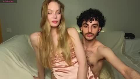 Snapshot of peachcreamcouple chatting on October 2025 11:00:01 AM Lexy Peach online show from October 2025 11:00:01 AM