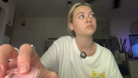 Snapshot of peachesncreampiezz chatting on June 2026 10:01:02 PM peachesncreampiezz online show from June 2026 10:01:02 PM