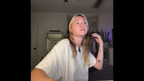 Snapshot of peachesncreampiezz chatting on July 2026 01:34:01 AM peachesncreampiezz online show from July 2026 01:34:01 AM