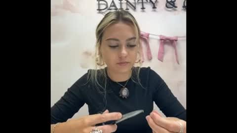 Snapshot of peachesncreampiezz chatting on July 2026 05:48:02 PM peachesncreampiezz online show from July 2026 05:48:02 PM