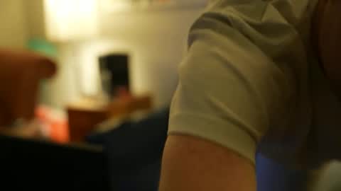 peachespunkins online show from November 2025 04:33:02 AM