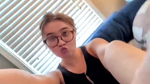 peachespunkins online show from March 2026 08:20:02 PM