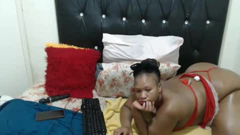 Snapshot of peachesx25 chatting on June 2026 03:01:01 AM peachesx25 online show from June 2026 03:01:01 AM