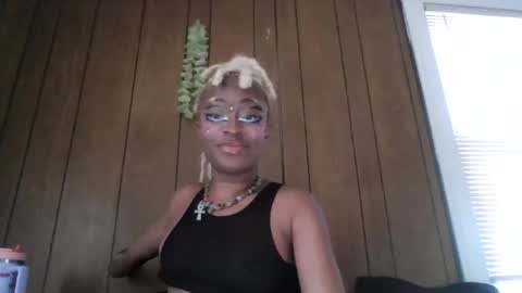 Snapshot of peachplaypen chatting on December 2025 08:50:02 PM Peach online show from December 2025 08:50:02 PM