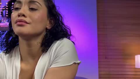 Snapshot of peachsundae chatting on April 2026 07:47:02 AM portiapiers online show from April 2026 07:47:02 AM