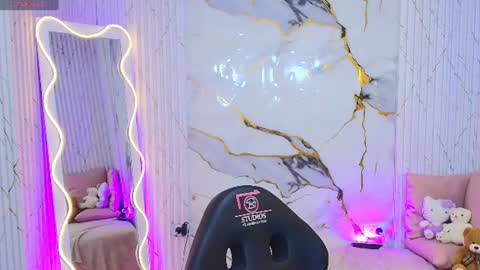 peachy_tay online show from July 2026 11:31:02 AM