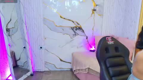 peachy_tay online show from August 2026 11:35:02 AM