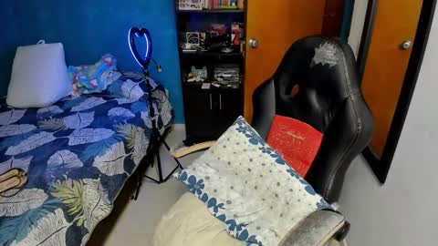 Snapshot of peanut_tangerine chatting on October 2025 01:31:02 AM Tangerine Penaut online show from October 2025 01:31:02 AM