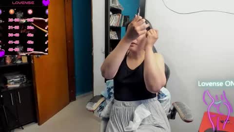 Snapshot of peanut_tangerine chatting on October 2025 11:05:02 PM Tangerine Penaut online show from October 2025 11:05:02 PM