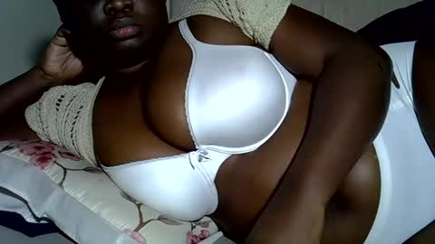 Snapshot of pearl_33 chatting on October 2025 03:49:02 AM Keci online show from October 2025 03:49:02 AM