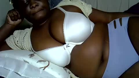 Snapshot of pearl_33 chatting on November 2025 10:19:02 PM Keci online show from November 2025 10:19:02 PM