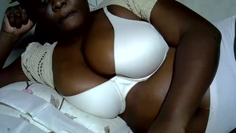 Snapshot of pearl_33 chatting on December 2025 12:59:02 AM Keci online show from December 2025 12:59:02 AM