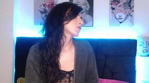 Snapshot of pearlatin chatting on January 2025 01:21:02 AM pearlatin online show from January 2025 01:21:02 AM