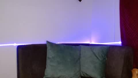 pearlatin online show from February 2026 11:53:01 PM