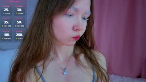 pearly_peach_ online show from June 2026 06:09:01 PM