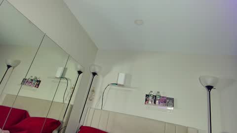 Tiffany Von-Pierre online show from December 2024 05:40:01 AM