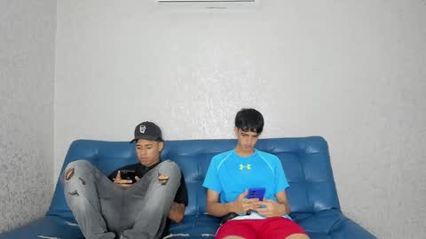 Snapshot of pelusos_mens chatting on December 2024 08:49:02 PM CAIN-19 ALLEN-18 RONALD-18 AUSTIN-18 MOD DANTE online show from December 2024 08:49:02 PM