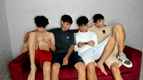 Snapshot of pelusos_mens chatting on February 2025 08:13:02 PM CAIN-19 ALLEN-18 RONALD-18 AUSTIN-18 MOD DANTE online show from February 2025 08:13:02 PM